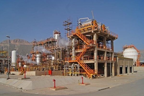 زنگ خطر برای تولید و صادرات با محدودیت گاز در پتروشیمی‌ها 